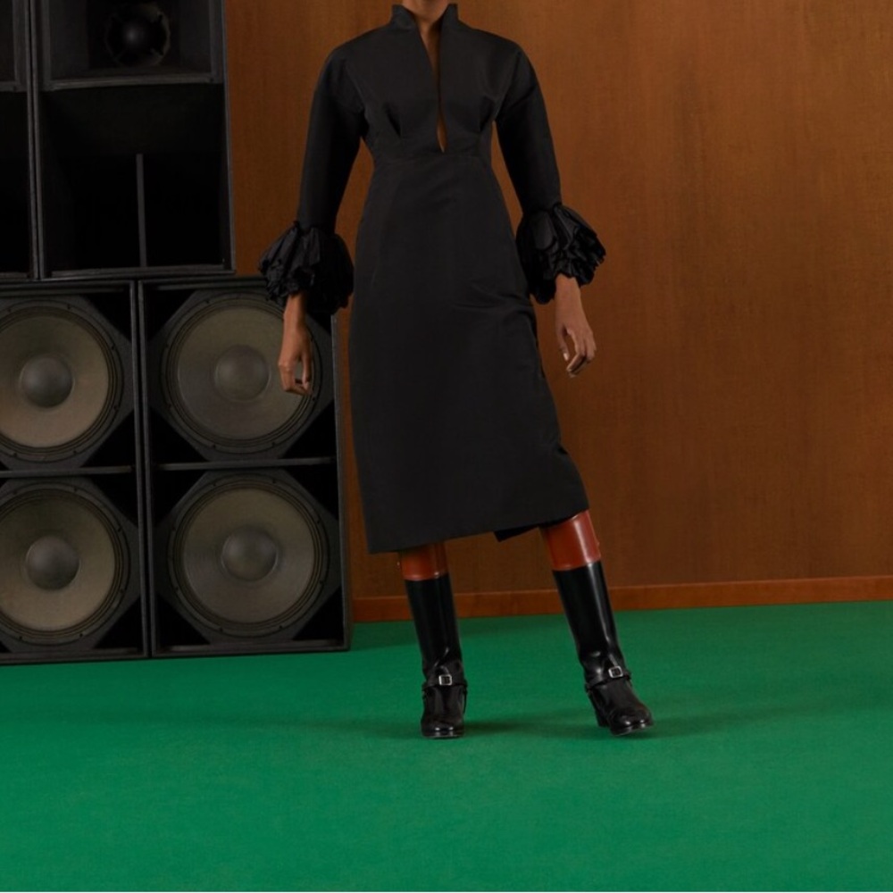 NWT Gucci Fluted-Cuff ruffles Midi Dress in Black Silk - Picture 2 of 8